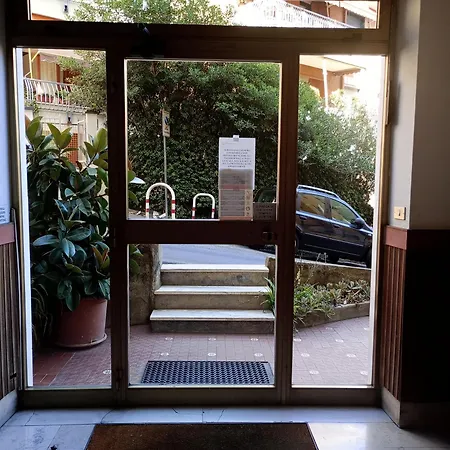 Rapallino House 아파트 라팔로